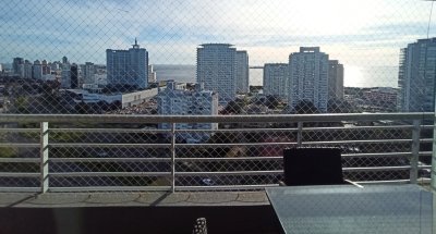 Alquiler temporario piso alto dos dormitorios con vista al mar!!
