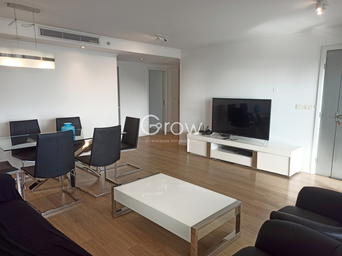 Apartamento ID.3370 - Piso alto en Playa Mansa, torre moderna y con servicios