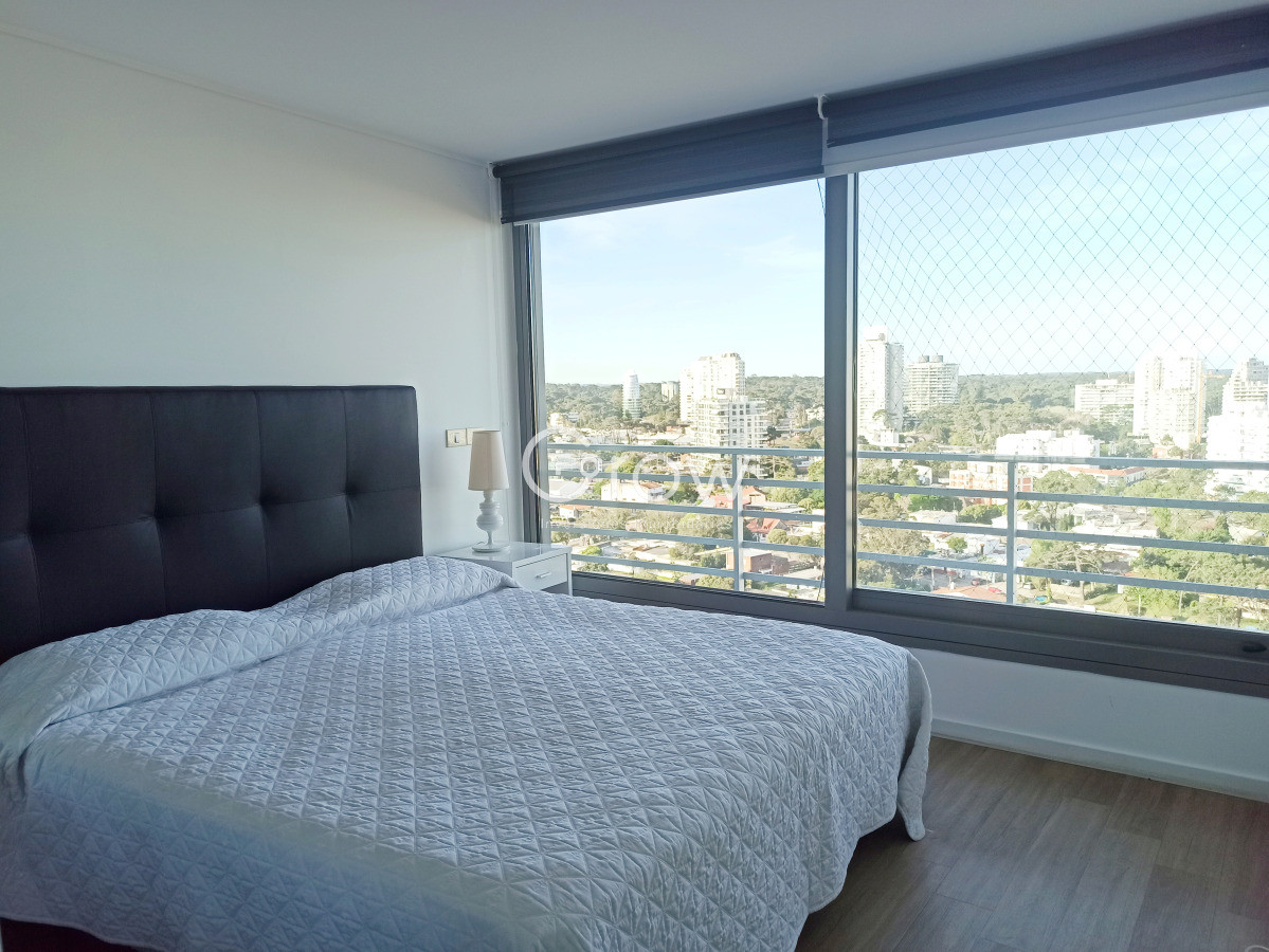 Apartamento ID.3370 - Piso alto en Playa Mansa, torre moderna y con servicios