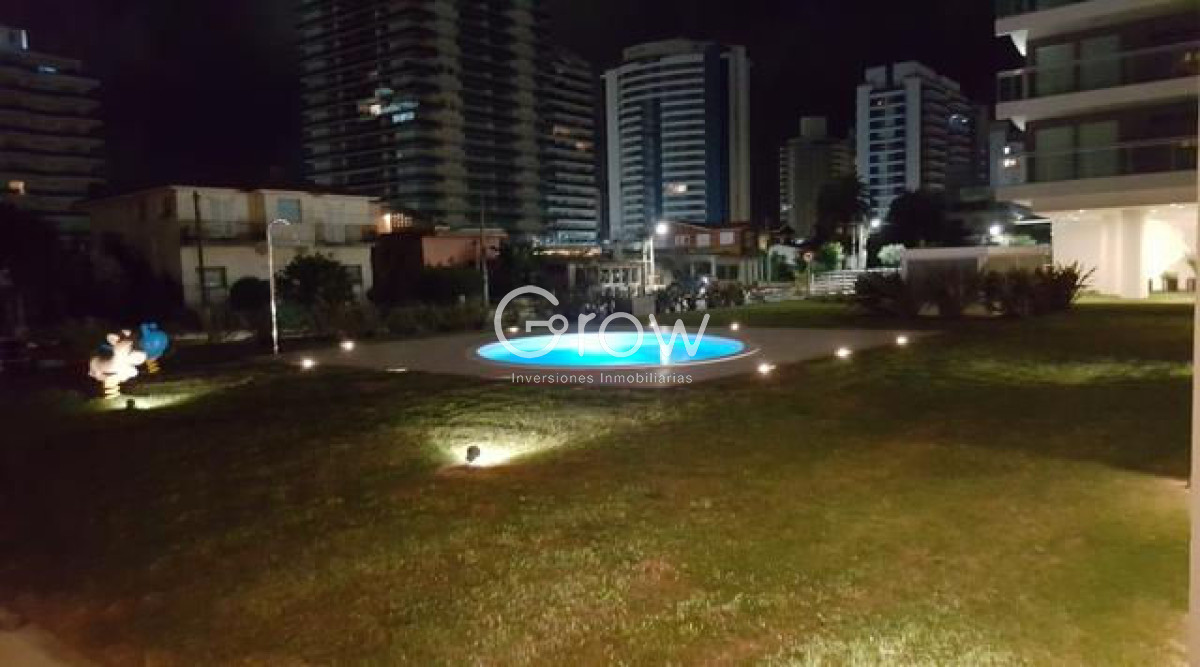 Apartamento ID.2433 - Vista a Playa Mansa con piscina olímpica