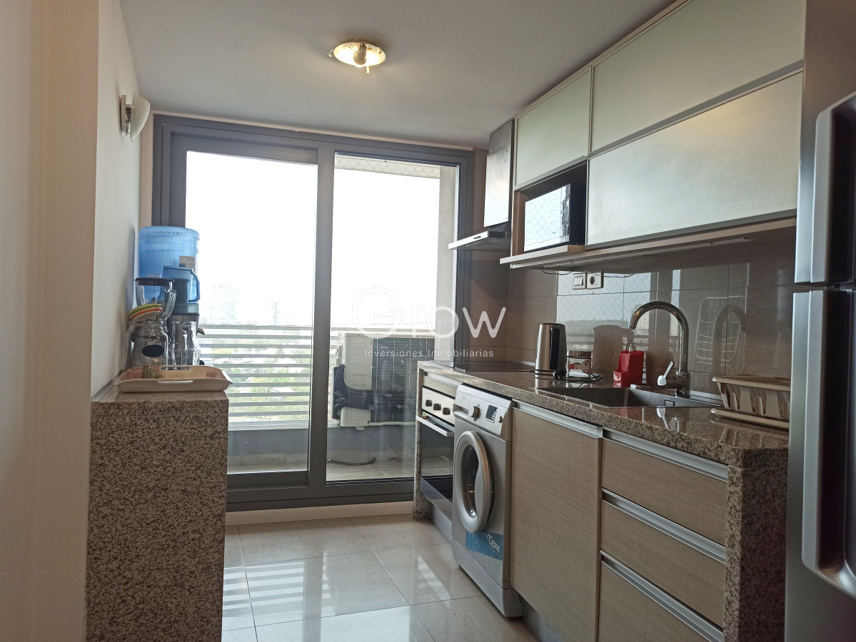 Apartamento ID.3370 - Piso alto en Playa Mansa, torre moderna y con servicios