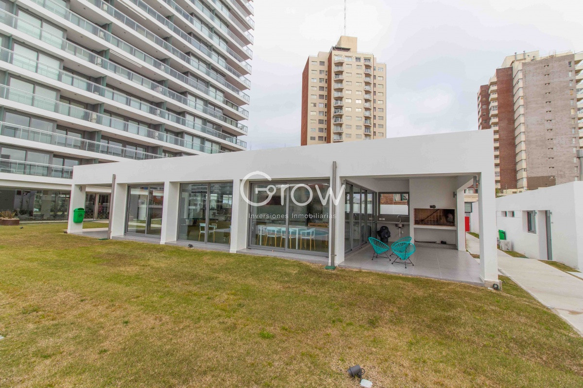 Apartamento ID.2433 - Vista a Playa Mansa con piscina olímpica