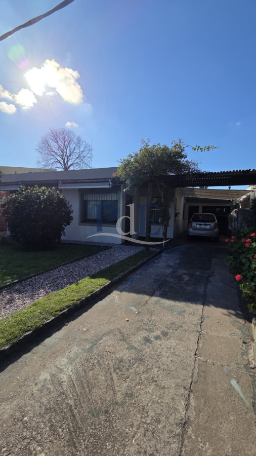 Casa en Monaco, Maldonado. 4 dormitorios, terreno de 382 m² - Imagen 1
