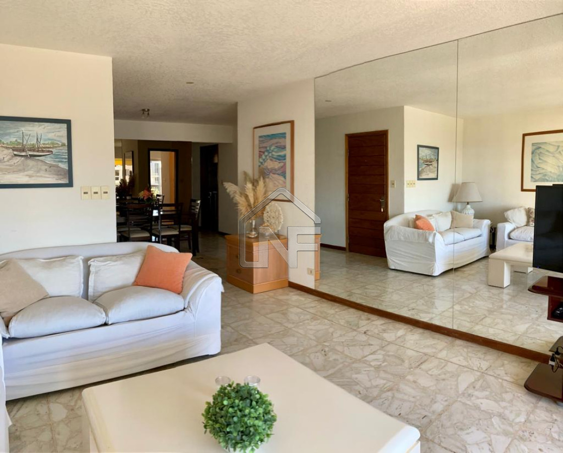 Apartamento ID.83 - Tres dormitorios con vista al mar