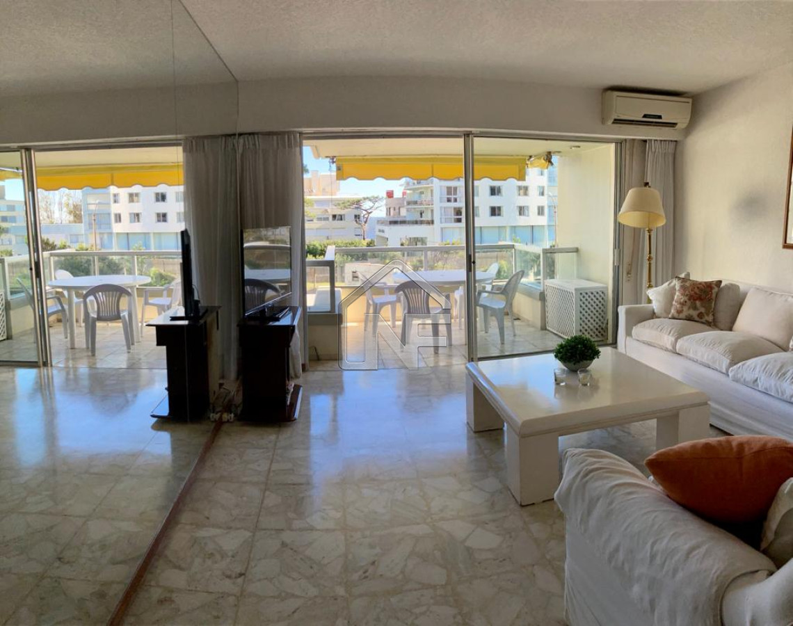 Apartamento ID.83 - Tres dormitorios con vista al mar