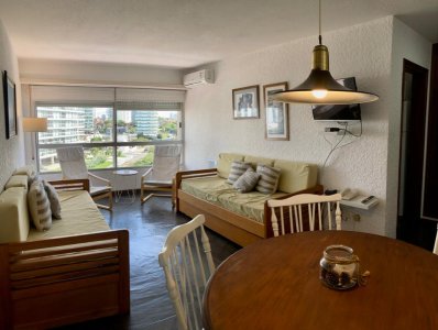 Venta de apartamento 1 dormitorio, A pasos de Playa Brava, Punta del Este