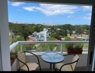 Venta de apartamento Roosevelt de dos dormitorios con vista al mar