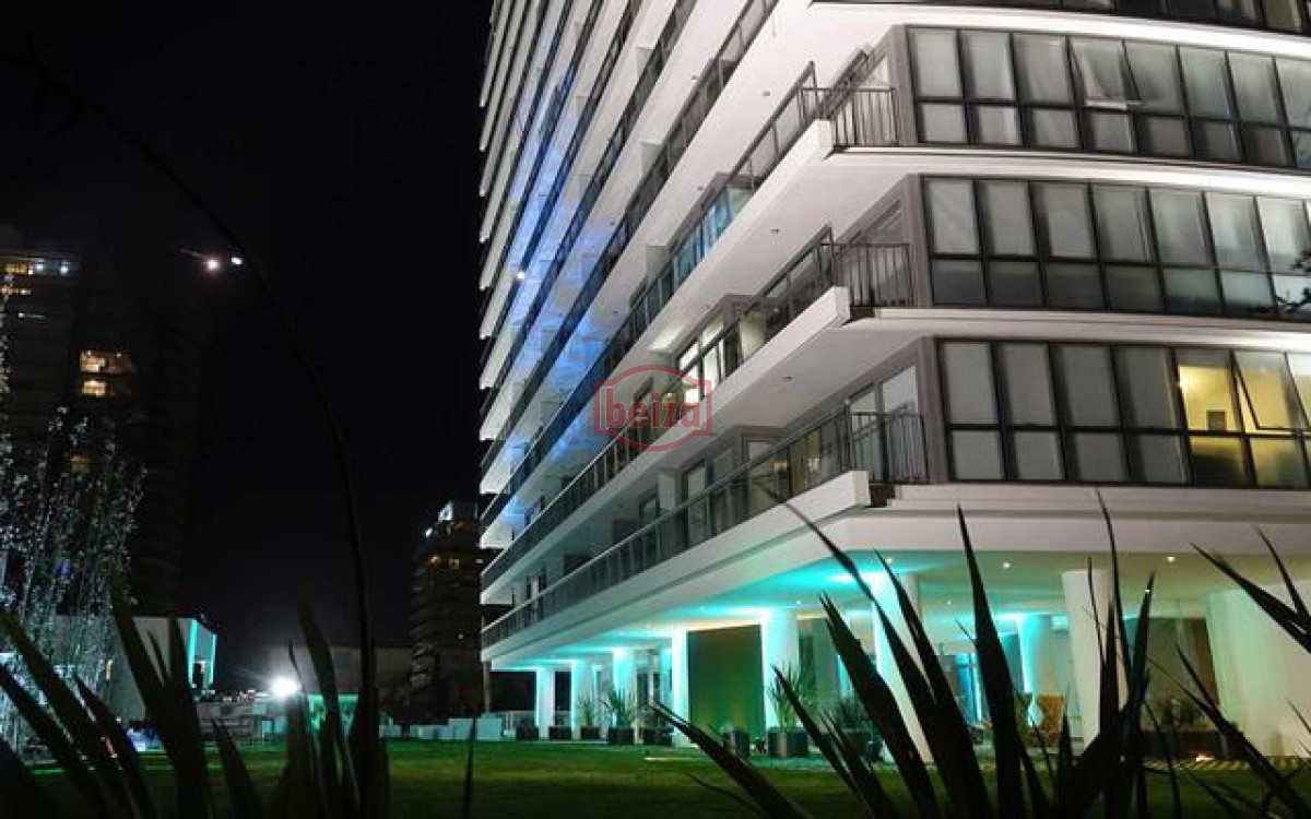 Apartamento ID.165944/Pda-2-Playa-Brava--2-dormitorios-en-suite,-amplio - Vista directa al mar. Torre de alta gama