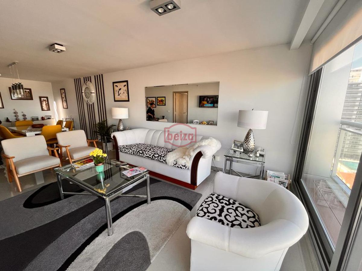 Apartamento ID.165944/Pda-2-Playa-Brava--2-dormitorios-en-suite,-amplio - Vista directa al mar. Torre de alta gama