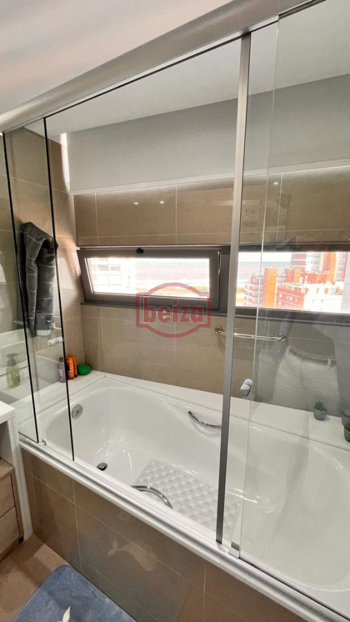 Apartamento ID.165944/Pda-2-Playa-Brava--2-dormitorios-en-suite,-amplio - Vista directa al mar. Torre de alta gama