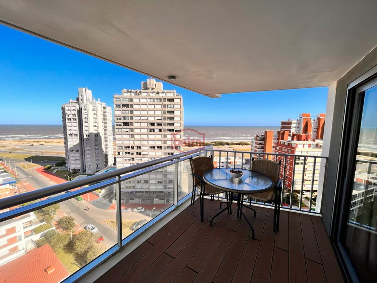 Apartamento ID.165944/Pda-2-Playa-Brava--2-dormitorios-en-suite,-amplio - Vista directa al mar. Torre de alta gama