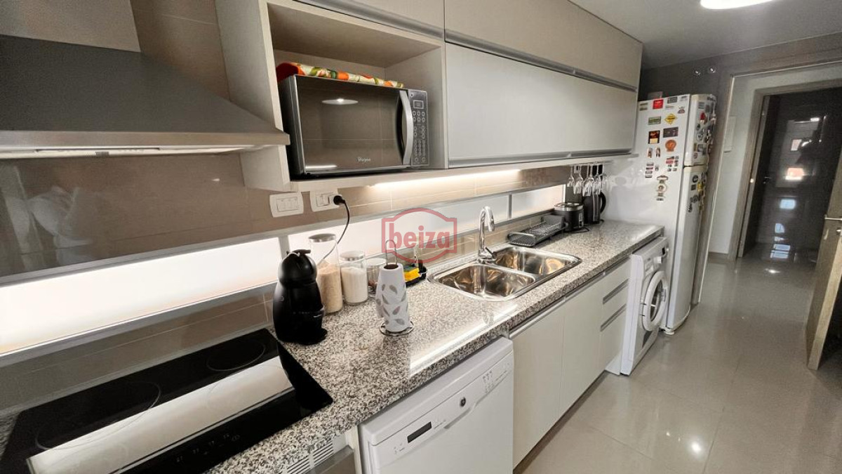 Apartamento ID.165944/Pda-2-Playa-Brava--2-dormitorios-en-suite,-amplio - Vista directa al mar. Torre de alta gama
