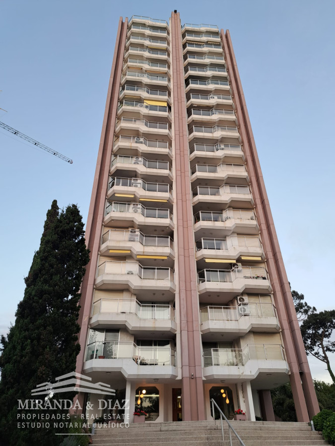Amplio apartamento  con muy buena orientación solar - MYD2998A