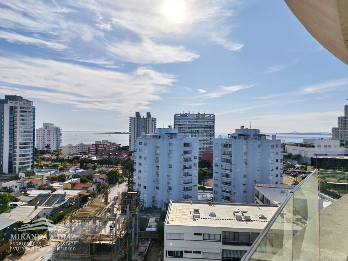 Tres dormitorios con vista a Playa Mansa - MYD3312A