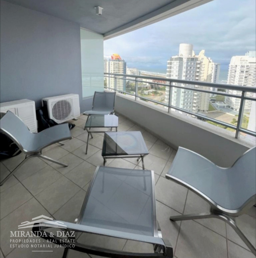 Amplio y luminoso apartamento con vista al mar - MYD1045A