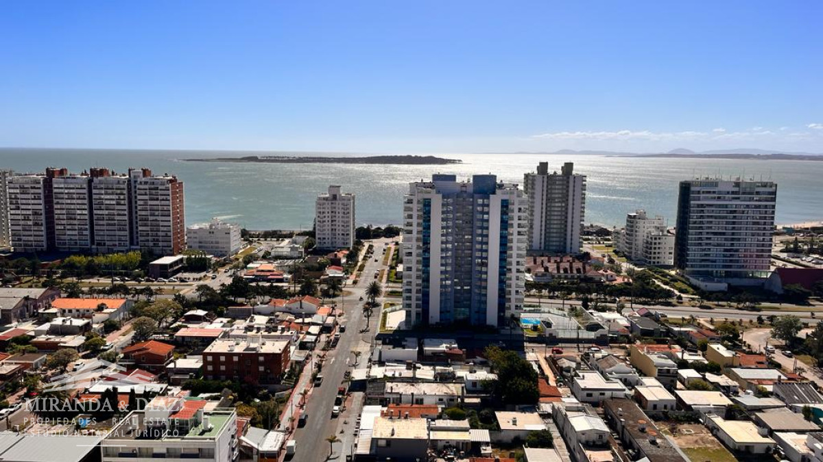 Esquinero con Vista a Playa Mansa y Playa Brava - MYD1239A