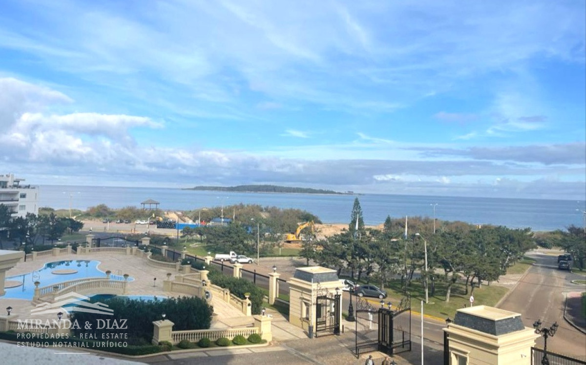 Tres dormitorio en suite con vista al mar - MYD3614A