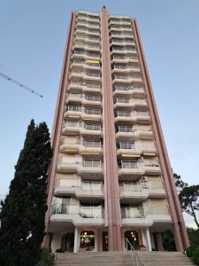 Amplio apartamento  con muy buena orientación solar