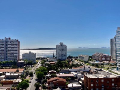 Dos dormitorios con vista al mar