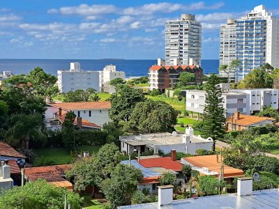 VENTA DE APARTAMENTO DE 1 DORMITORIO EN BRAVA PUNTA DEL ESTE 