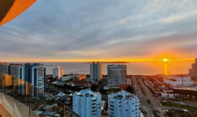 Dos dormitorios con vista al mar en venta