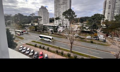 Un dormitorios amplio en zona comercial