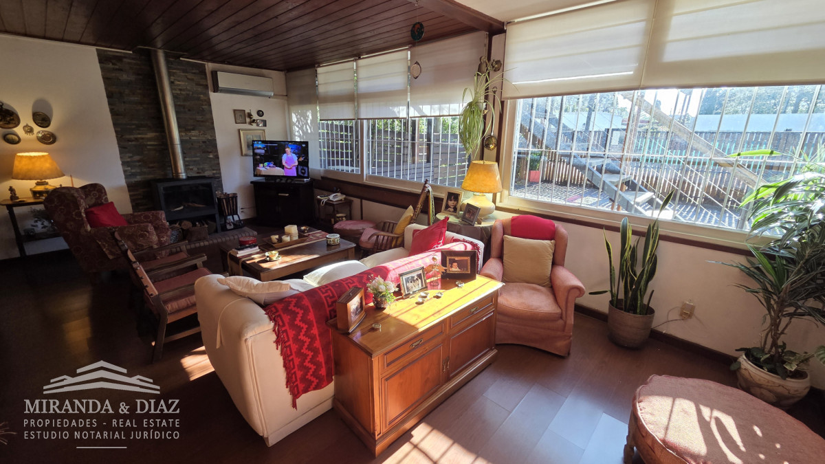 Casa con apartamento en venta. - MYD4198C