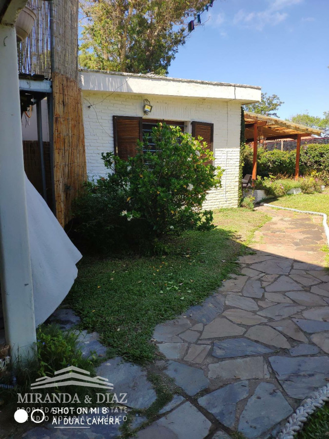 casa amplia con un gran jardin, para vivir todo el año!!! - myd101c
