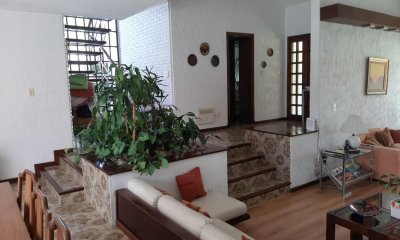 Casas en Playa Mansa cómoda, luminosa, amplia ideal para vivir