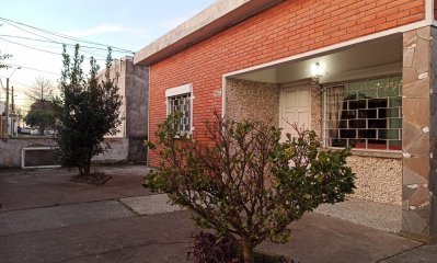 Amplia casa en Maldonado con muy buena luz