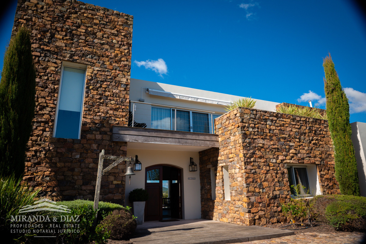 Gregorio Aznárez - GoPunta - Portal Inmobiliario de Punta del Este - Maldonado