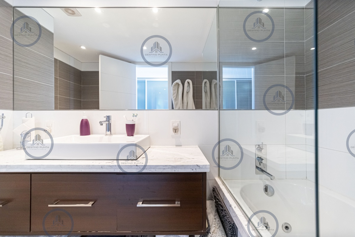 Apartamento ID.1107 - Venta de apartamento en Torre One de Punta del Este