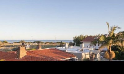 Venta Apartamento 3 Dormitorios en Carrasco Sur VISTA AL MAR