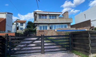 Casa 3 Dormitorios Frente al Mar en Punta Fria