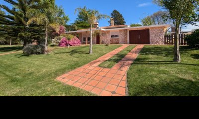 Venta Casa 3 Dormitorios en  Villa Argentina