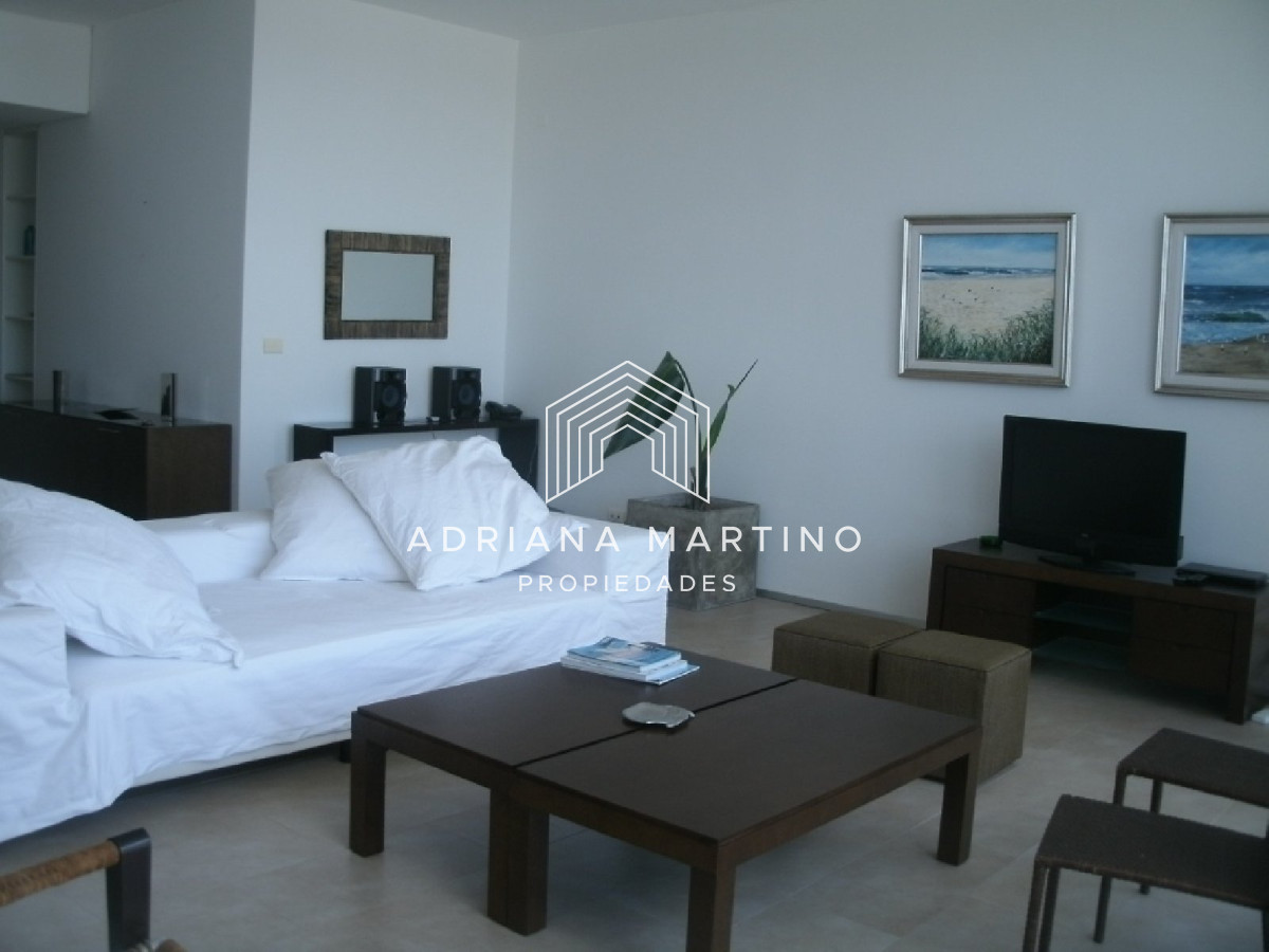 Apartamento ID.69411 - ALQUILER VENTA LA BARRA DEPARTAMENTO PENT HOUSE PISCINA PARRILLERO 3 DORMITORIOS 4 BAÑOS DEPENDENCIA DE SERVICIO TERRAZA