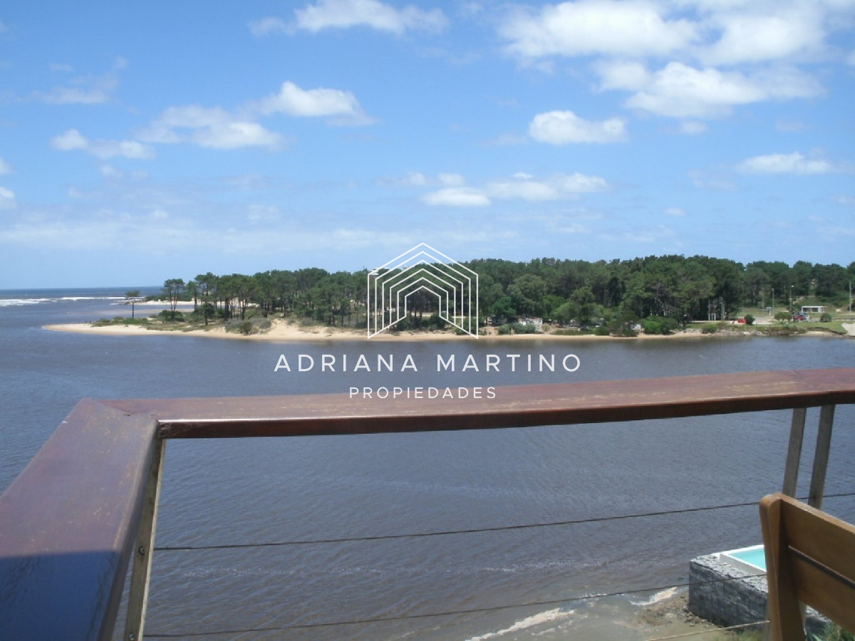 Apartamento ID.69411 - ALQUILER VENTA LA BARRA DEPARTAMENTO PENT HOUSE PISCINA PARRILLERO 3 DORMITORIOS 4 BAÑOS DEPENDENCIA DE SERVICIO TERRAZA