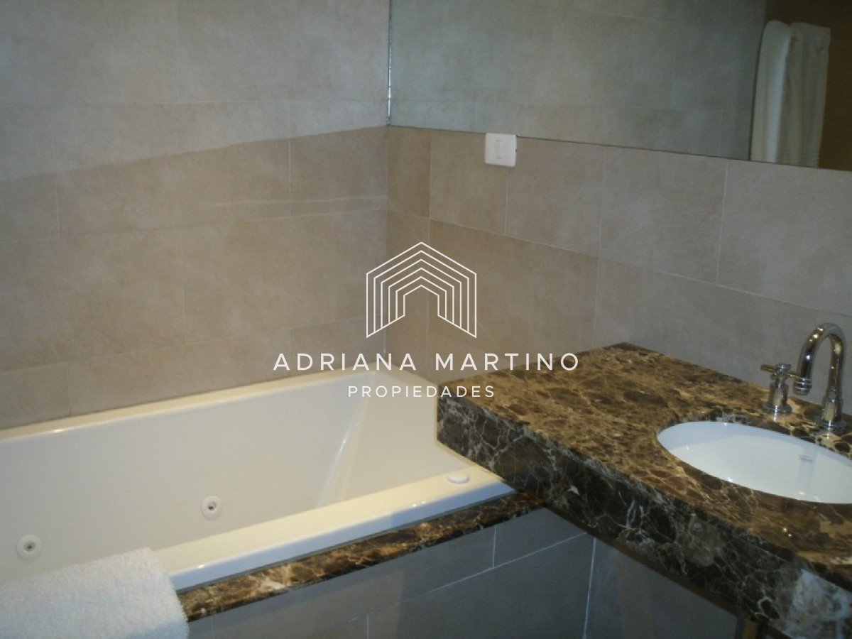 Apartamento ID.69411 - ALQUILER VENTA LA BARRA DEPARTAMENTO PENT HOUSE PISCINA PARRILLERO 3 DORMITORIOS 4 BAÑOS DEPENDENCIA DE SERVICIO TERRAZA