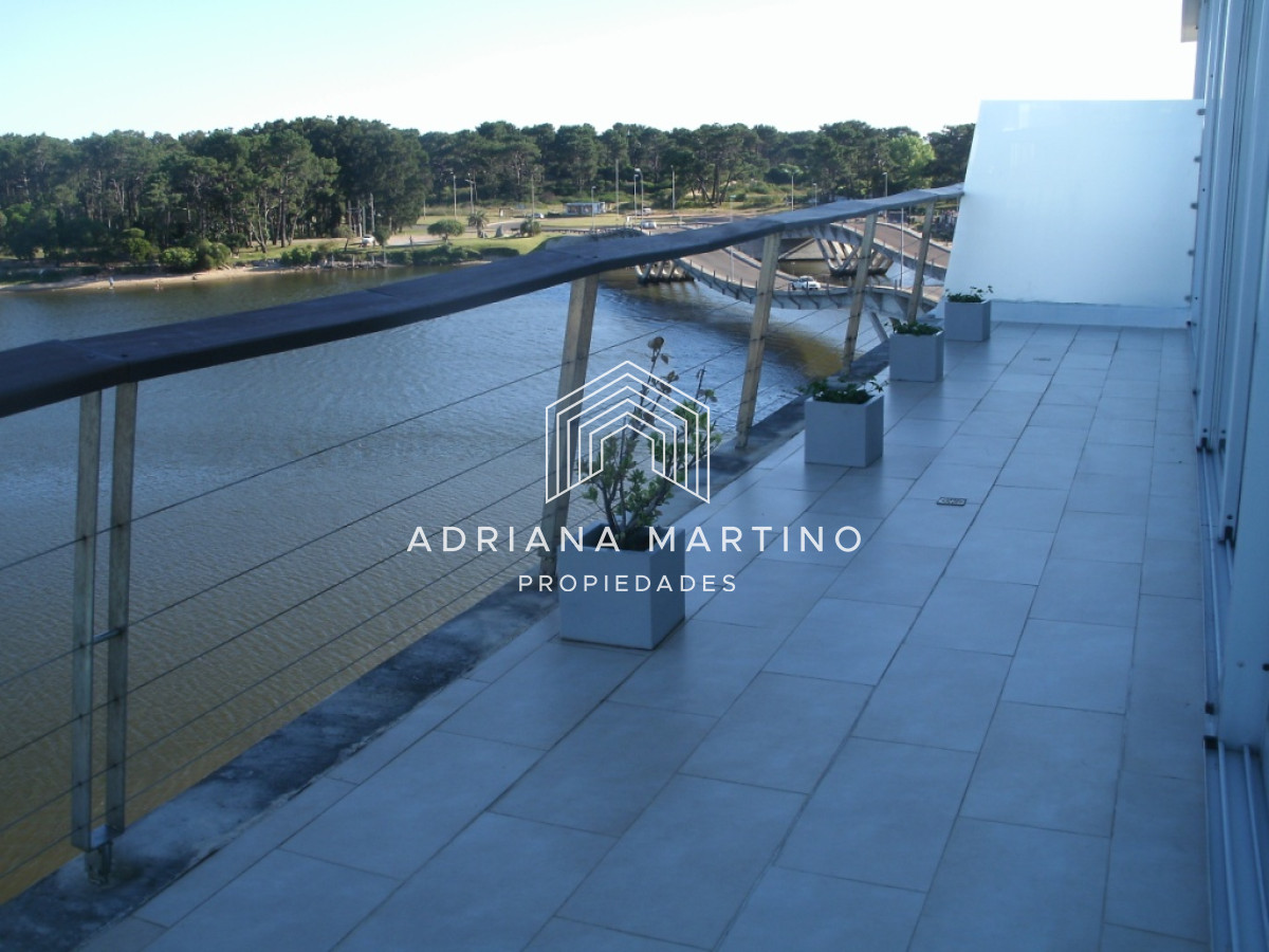 Apartamento ID.69412 - ALQUILER PENT HOUSE EN LA BARRA FRENTE DESEMBOCADURA ARROYO MALDONADO