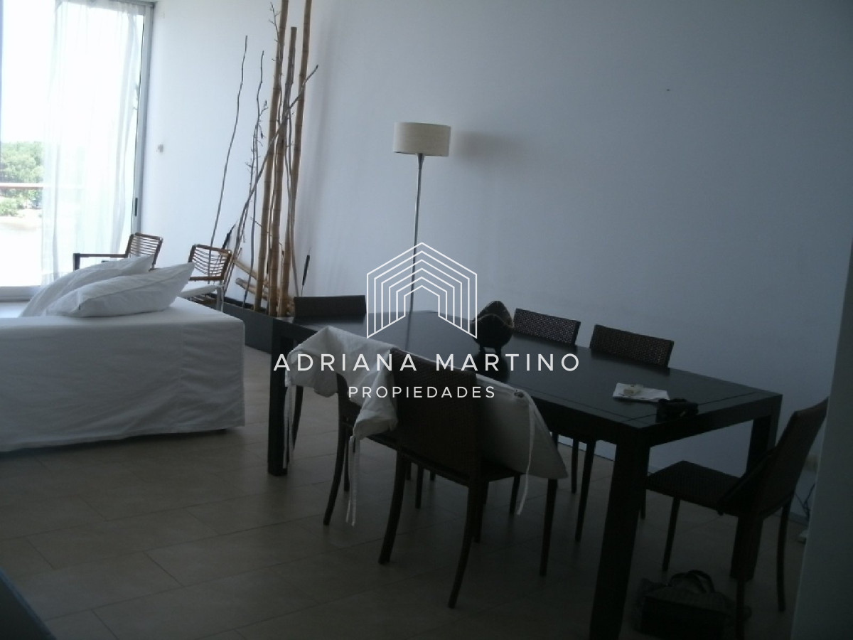 Apartamento ID.69411 - ALQUILER VENTA LA BARRA DEPARTAMENTO PENT HOUSE PISCINA PARRILLERO 3 DORMITORIOS 4 BAÑOS DEPENDENCIA DE SERVICIO TERRAZA