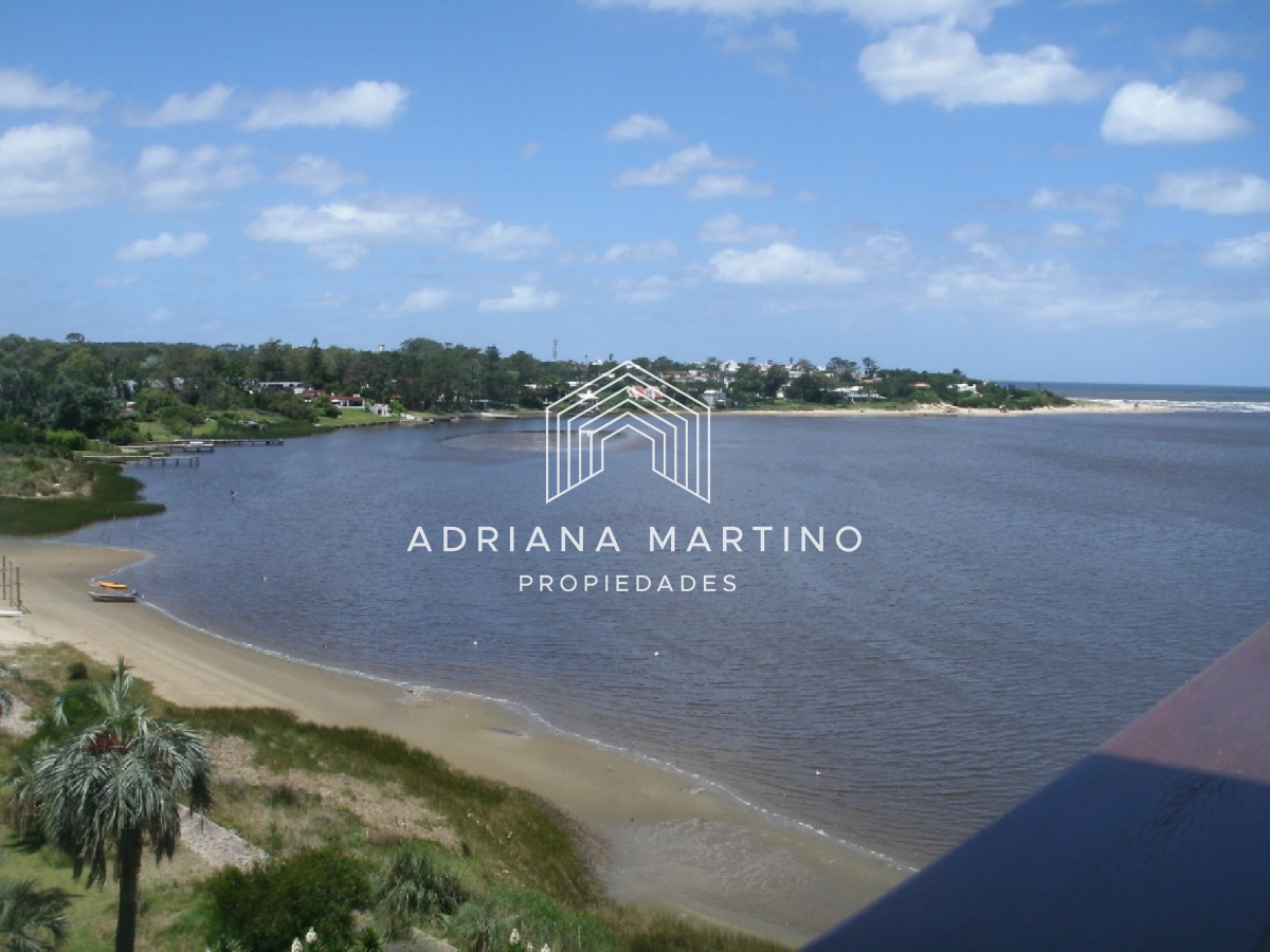 Apartamento ID.69411 - ALQUILER VENTA LA BARRA DEPARTAMENTO PENT HOUSE PISCINA PARRILLERO 3 DORMITORIOS 4 BAÑOS DEPENDENCIA DE SERVICIO TERRAZA