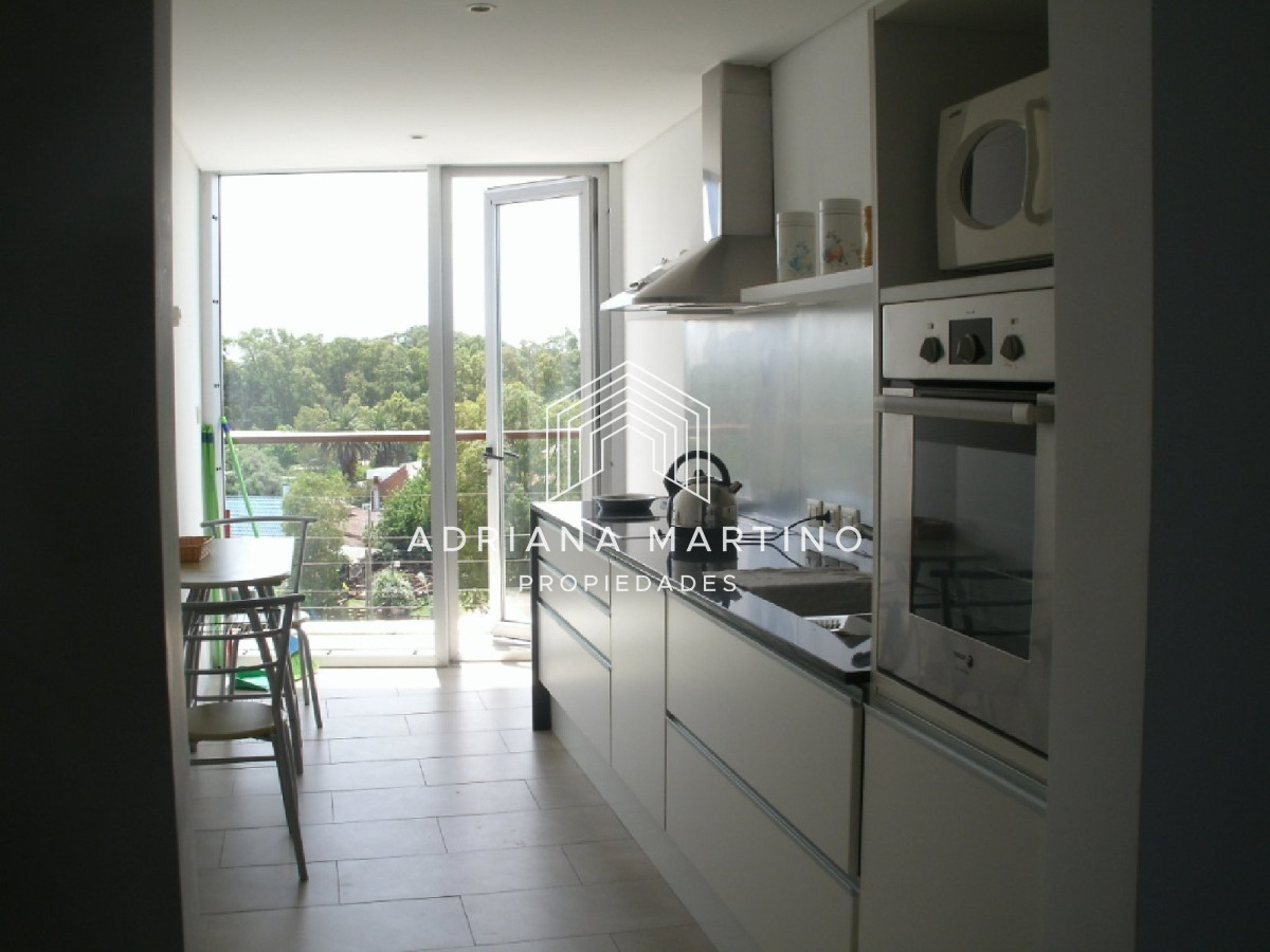 Apartamento ID.69411 - ALQUILER VENTA LA BARRA DEPARTAMENTO PENT HOUSE PISCINA PARRILLERO 3 DORMITORIOS 4 BAÑOS DEPENDENCIA DE SERVICIO TERRAZA