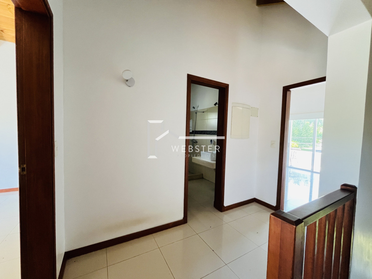 Casa ID.2753 - ALQUILER ANUAL USD 1.800 Jardines de Córdoba