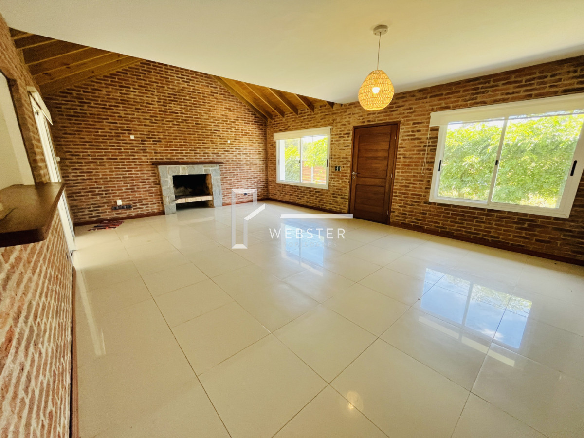 Casa ID.2753 - ALQUILER ANUAL USD 1.800 Jardines de Córdoba