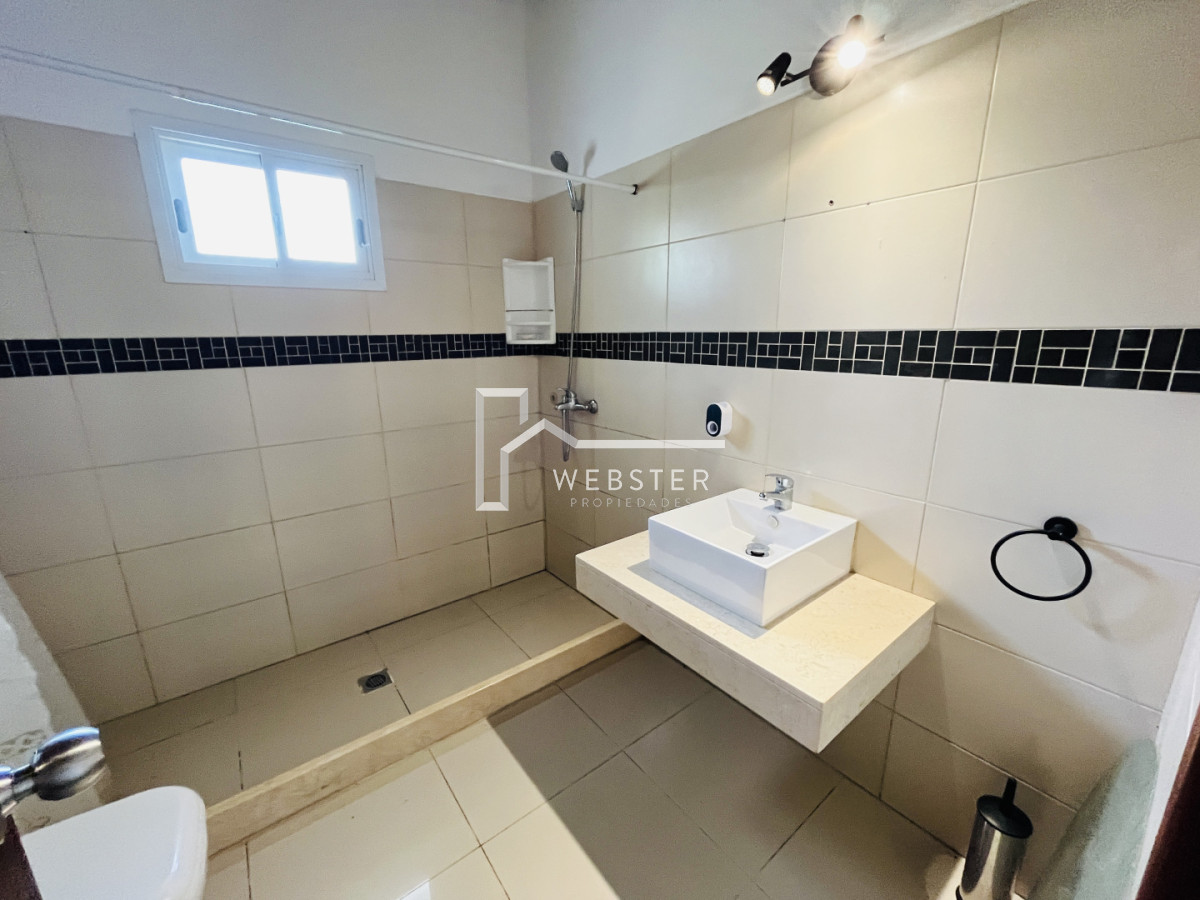 Casa ID.2753 - ALQUILER ANUAL USD 1.800 Jardines de Córdoba