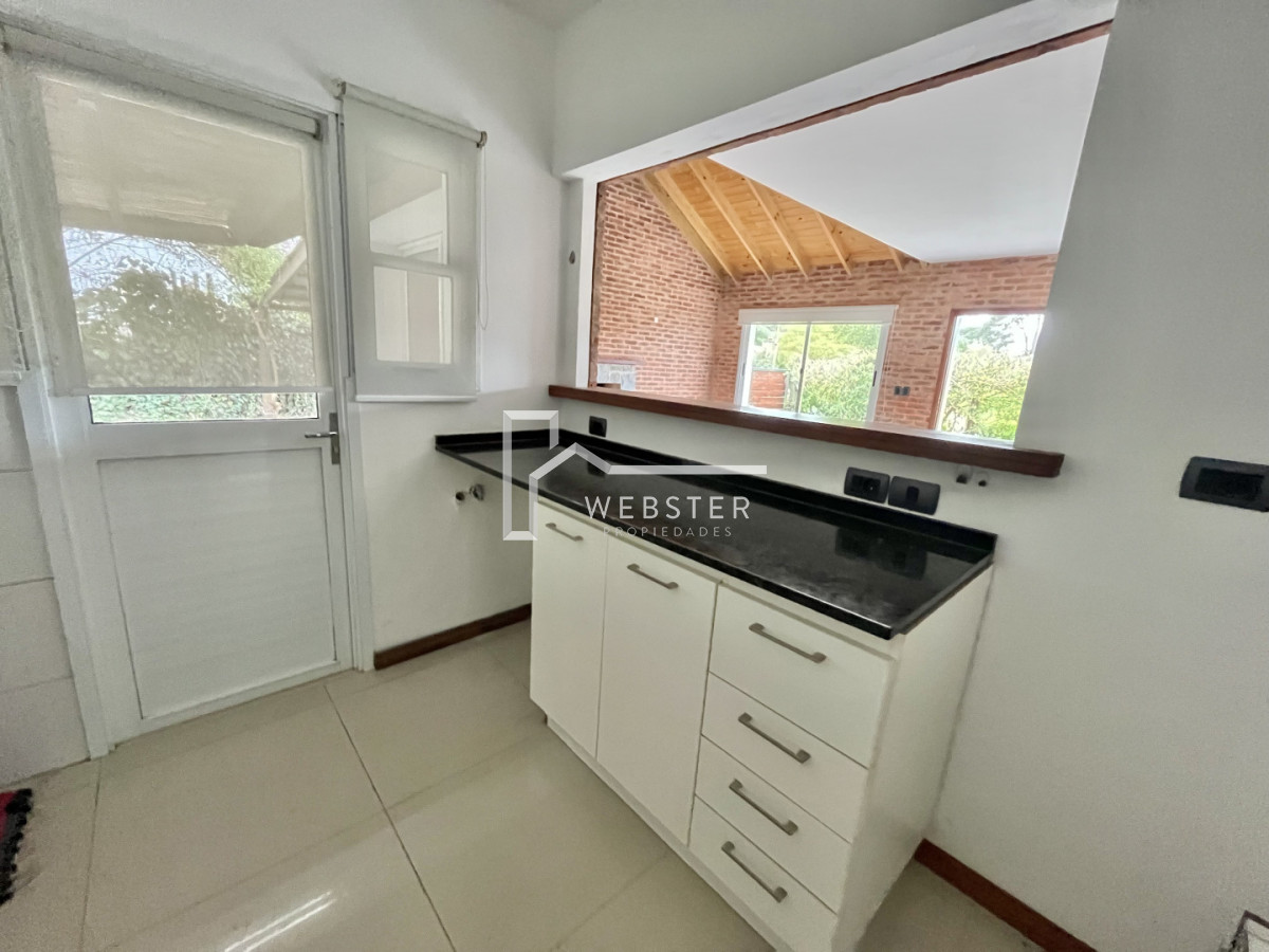 Casa ID.2753 - ALQUILER ANUAL USD 1.800 Jardines de Córdoba