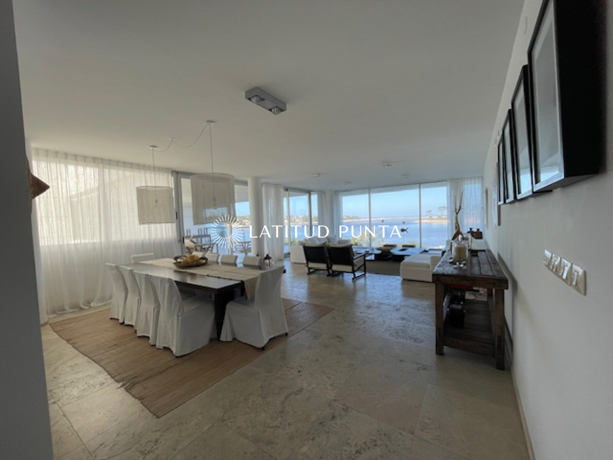 Apartamento en La Barra, 4 suites más dependencia - GoPunta - Portal Inmobiliario de Punta del Este - Maldonado