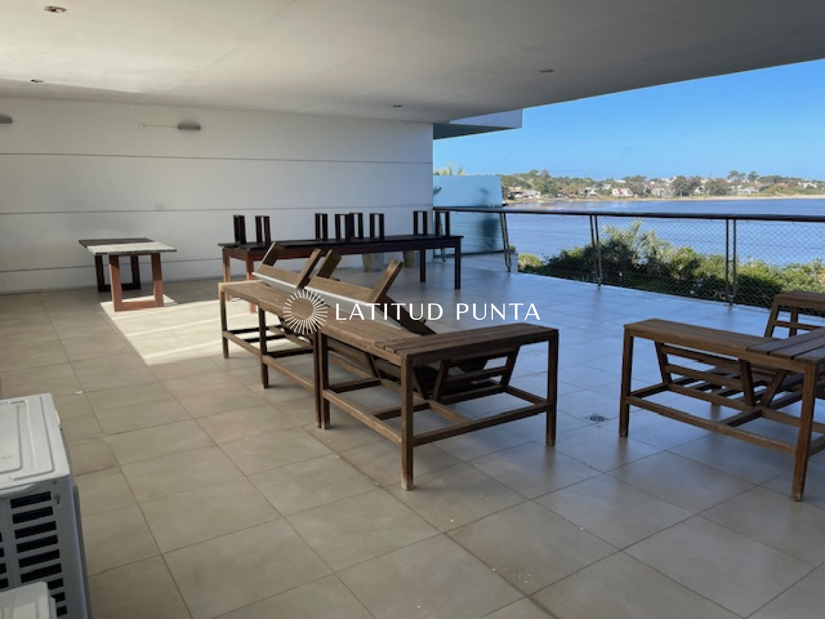 Apartamento en La Barra, 4 suites más dependencia - GoPunta - Portal Inmobiliario de Punta del Este - Maldonado