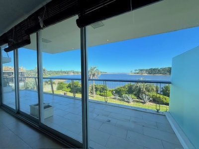 Apartamento en Delamar, 3 suites más dependencia