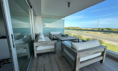 Apartamento en Rincón del Indio, 3 suites más dependencia
